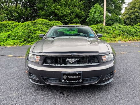 Used 2010 Ford Mustang Premium RWD image 2