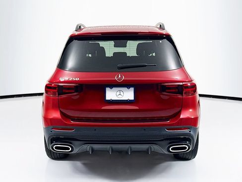 Used 2024 Mercedes-Benz GLB 250 image 6