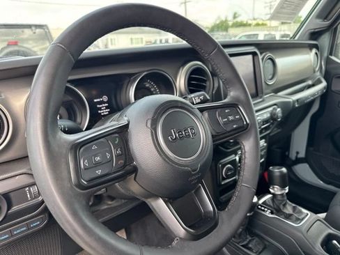 Used 2023 Jeep Wrangler Unlimited w/ Sun & Screen Package AWD/4WD image 10