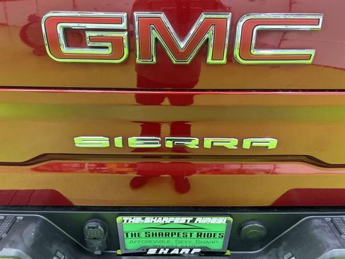 Used 2021 GMC Sierra 1500 AT4 w/ AT4 Preferred Package AWD/4WD image 12
