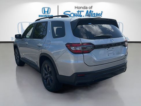 New 2026 Honda Pilot Sport image 5