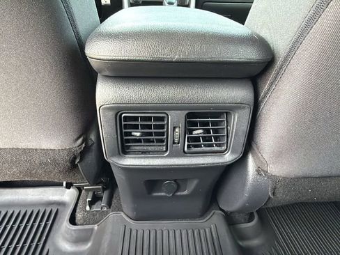 Used 2021 Toyota RAV4 LE AWD/4WD image 27