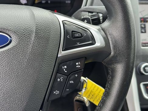 Used 2016 Ford Fusion SE FWD image 11
