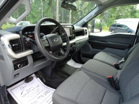 Used 2025 Ford F250 4x4 Crew Cab XL image 10