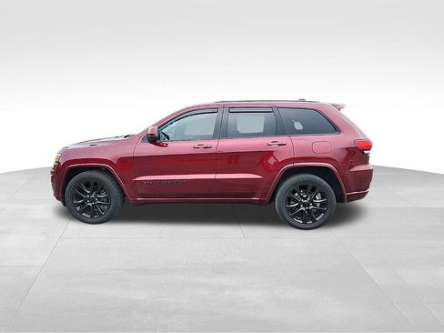 Used 2019 Jeep Grand Cherokee Altitude image 12