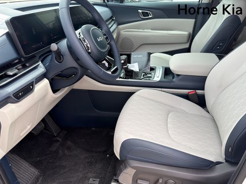 New 2026 Kia Carnival EX FWD image 9