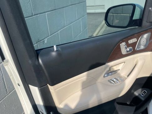 Used 2021 Mercedes-Benz GLS 450 4MATIC image 9