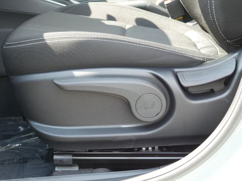 Used 2026 Hyundai Venue SEL FWD image 13