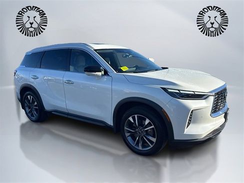 Used 2023 INFINITI QX60 Luxe image 3