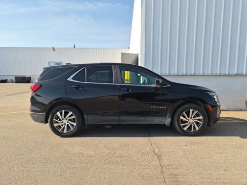 Used 2024 Chevrolet Equinox LT w/ LPO, Floor Liner Package FWD image 4
