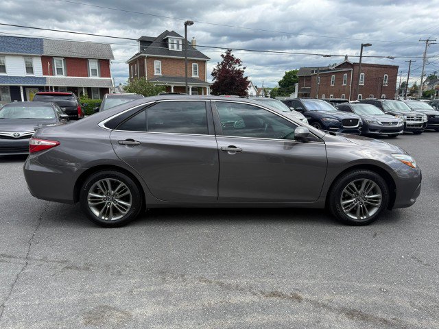 Used 2016 Toyota Camry SE FWD image 5