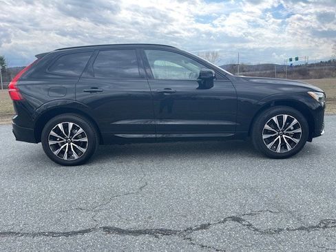 Used 2025 Volvo XC60 B5 Plus w/ Climate Package AWD/4WD image 2