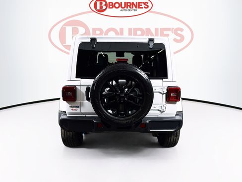 Used 2024 Jeep Wrangler Unlimited Sahara image 7
