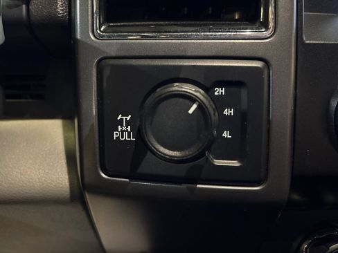 Used 2020 Ford F150 XLT w/ Equipment Group 302A Luxury AWD/4WD image 37