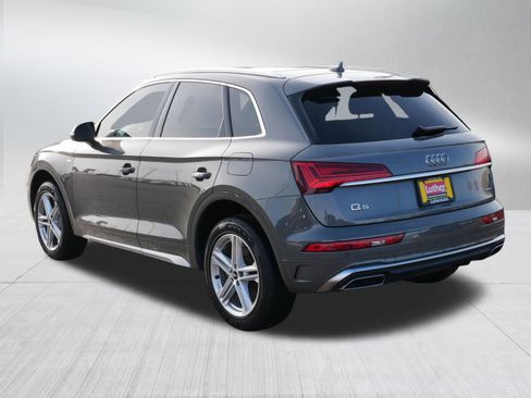 Used 2023 Audi Q5 e Premium w/ Convenience Package image 5