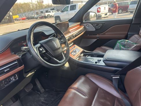 Used 2022 Lincoln Aviator Reserve w/ Equipment Group 201A image 4