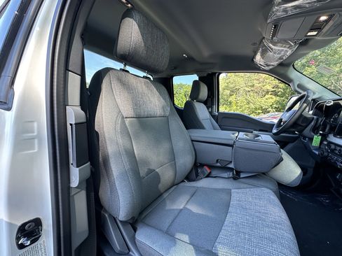 New 2025 Ford F350 XLT image 32