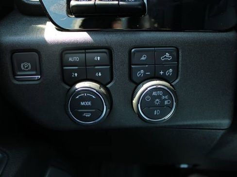 Used 2022 Chevrolet Silverado 1500 High Country w/ High Country Premium Package AWD/4WD image 26