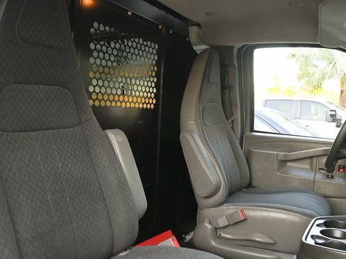 Used 2024 GMC Savana 2500 Work Van w/ Driver Convenience Package image 17