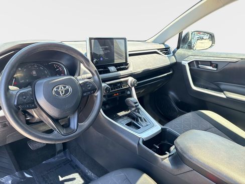 Used 2024 Toyota RAV4 XLE w/ Convenience Package FWD image 16