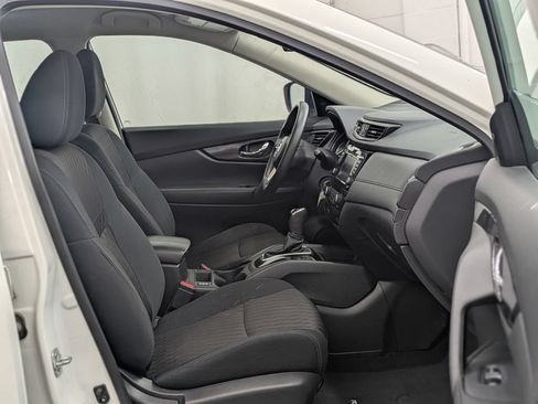 Used 2018 Nissan Rogue SV FWD image 24