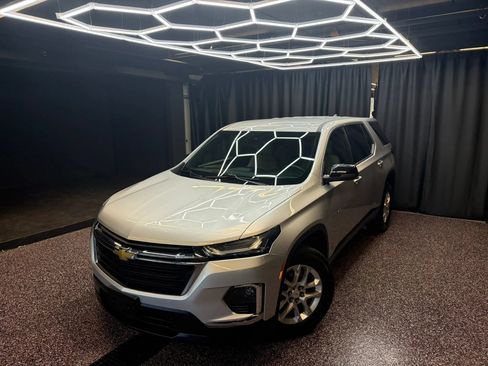 Used 2022 Chevrolet Traverse LS AWD/4WD image 2