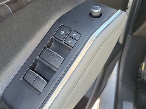 Used 2022 Toyota Highlander Limited image 24