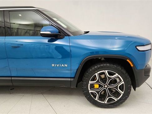 Used 2024 Rivian R1S Launch Edition image 7