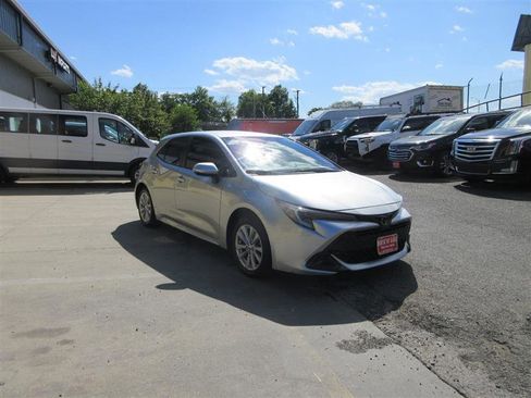 Used 2023 Toyota Corolla SE FWD image 9