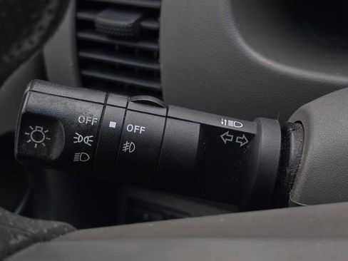 Used 2014 Nissan Frontier SV w/ SV Value Truck Package image 32