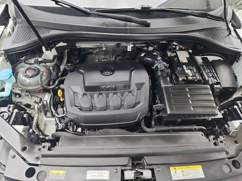 Used 2024 Volkswagen Tiguan SE AWD/4WD image 39