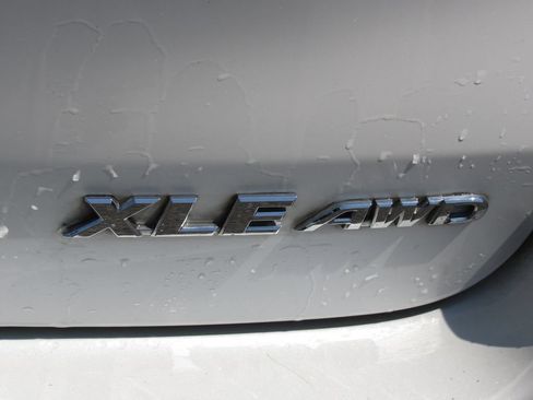 Certified 2019 Toyota Highlander XLE AWD/4WD image 8