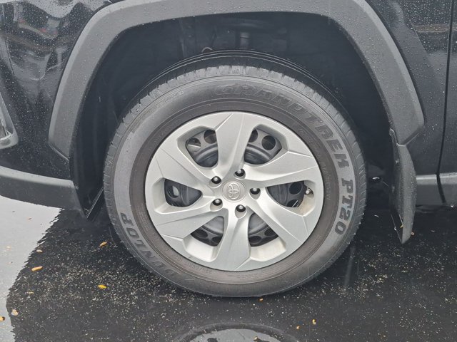 Certified 2022 Toyota RAV4 LE FWD image 8
