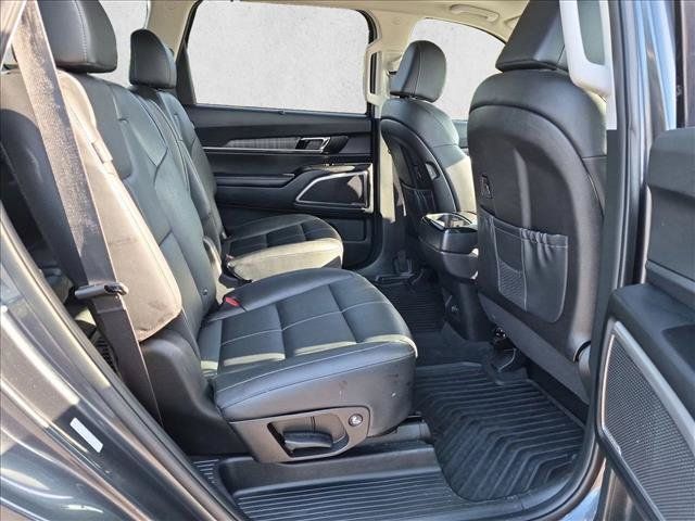 Used 2024 Kia Telluride EX w/ EX Captain's Chair Package FWD image 22
