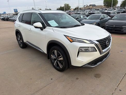 Used 2023 Nissan Rogue SL w/ SL Premium Package image 7