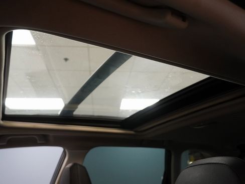 Used 2020 Subaru Forester Limited w/ Popular Package #3 image 3