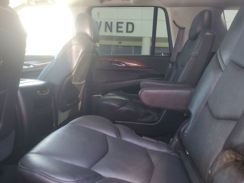Used 2016 Cadillac Escalade Luxury image 12