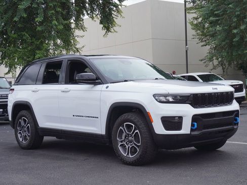 Used 2022 Jeep Grand Cherokee Trailhawk image 4