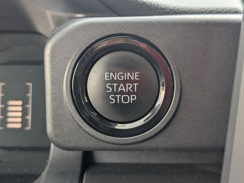 Used 2024 Toyota Tacoma SR5 AWD/4WD image 20