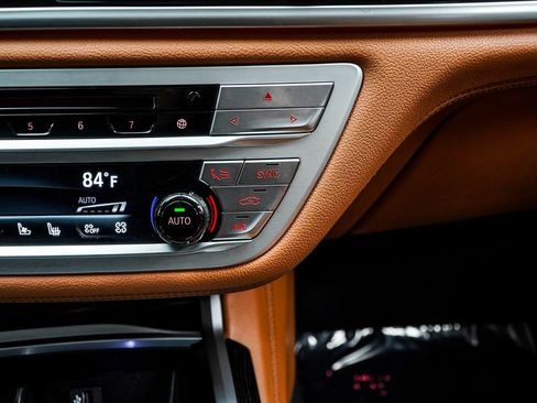 Used 2019 BMW 750i xDrive w/ Executive Package image 26