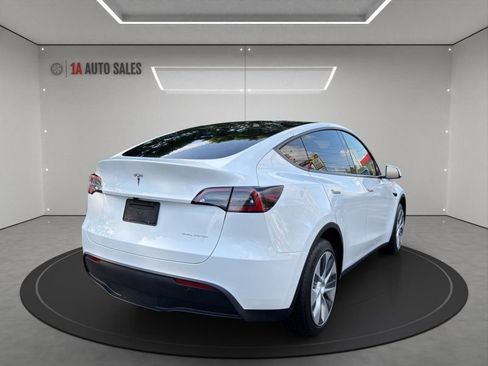 Used 2023 Tesla Model Y Long Range AWD/4WD image 5
