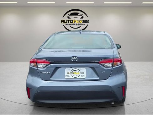 Used 2025 Toyota Corolla LE FWD image 6