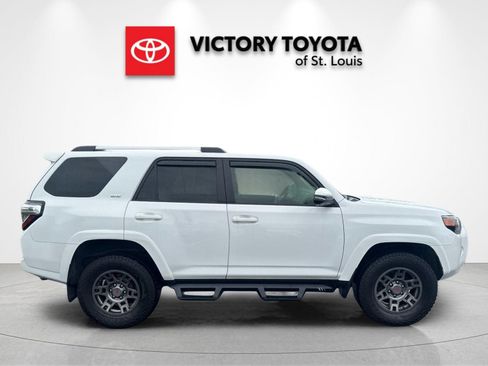 Used 2021 Toyota 4Runner SR5 Premium w/ Moonroof Package AWD/4WD image 2