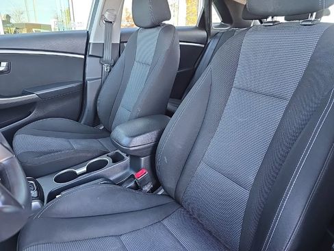 Used 2017 Hyundai Elantra GT image 20