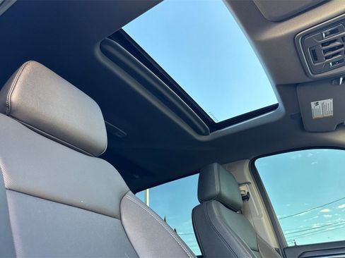 Used 2024 GMC Sierra 2500 SLT w/ SLT Premium Package image 16