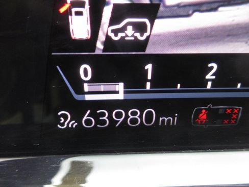 Used 2021 Cadillac Escalade Premium Luxury image 35