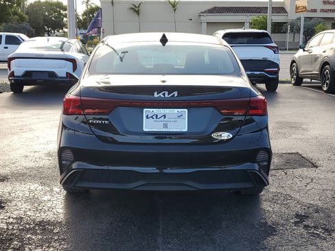 New 2022 Kia Forte LXS w/ LXS Technology Package image 5