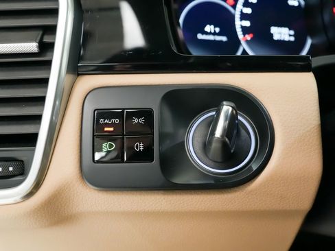 Certified 2021 Porsche Cayenne image 25