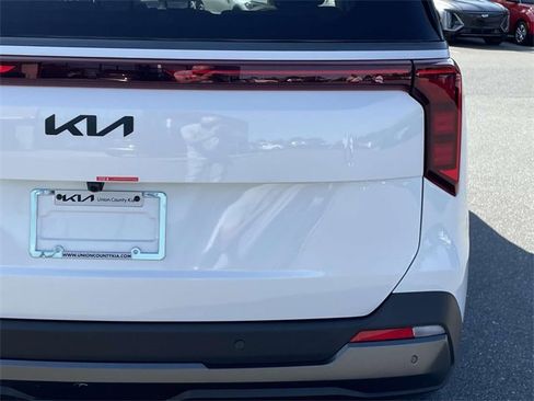 New 2026 Kia Carnival SX w/ SX Dark Edition Package image 11