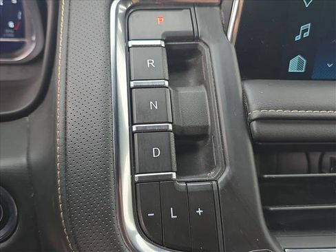 Used 2023 Chevrolet Tahoe Premier w/ Advanced Technology Package image 14